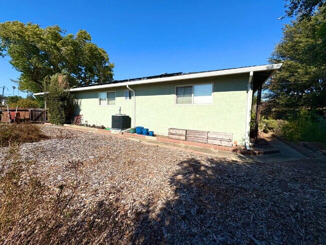 Building Photo - Peaceful Charmer Single-Story Retreat in Vallejo