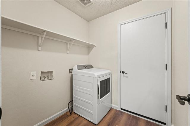 Building Photo - 2621 S Wavecrest Ct