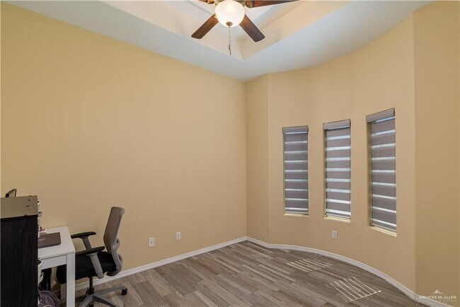 Building Photo - 2912 Fuerte Ave