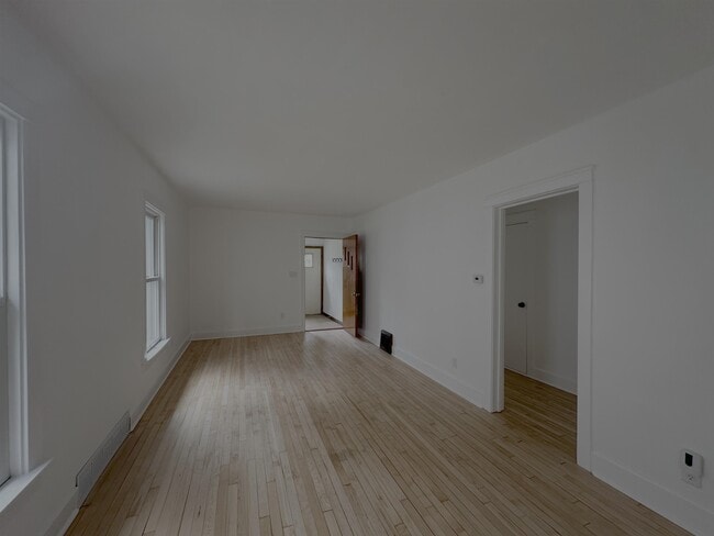 Building Photo - 37 Corry St