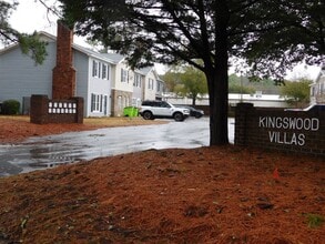 Building Photo - 1104 Karen Dr