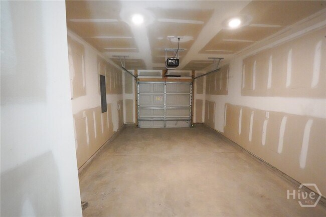 Building Photo - 421 Coconut Dr