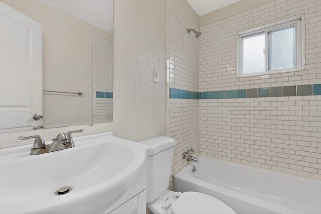 Building Photo - 1846 Henry Cir SW