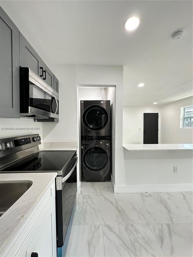 Primary Photo - 1443 NW 34th St