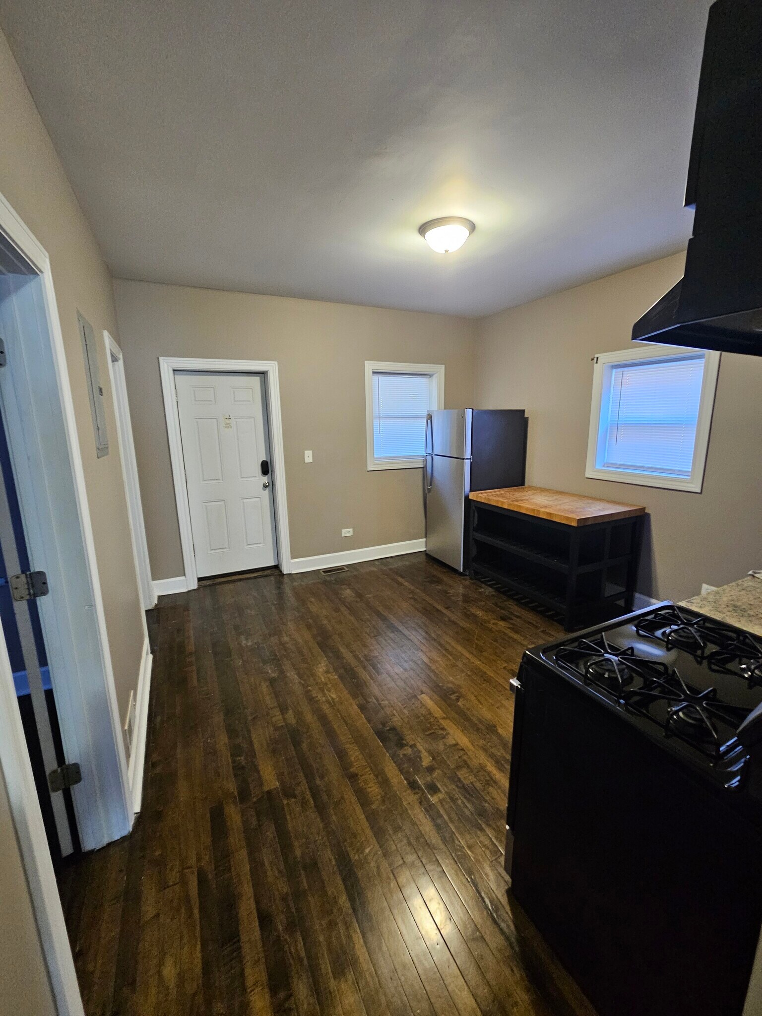 Building Photo - 8539 S Colfax Ave