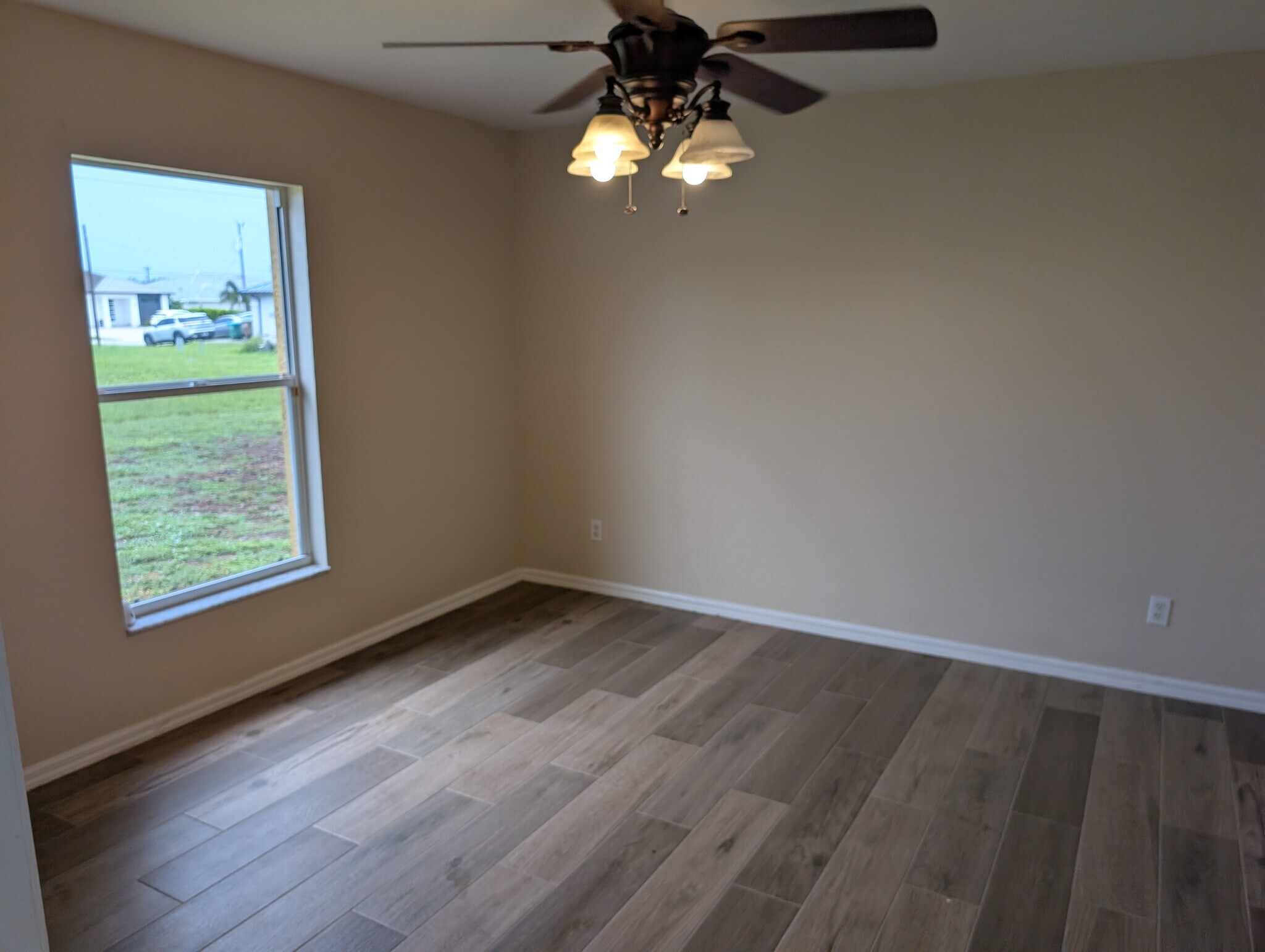 Building Photo - 3411 Chiquita Blvd S