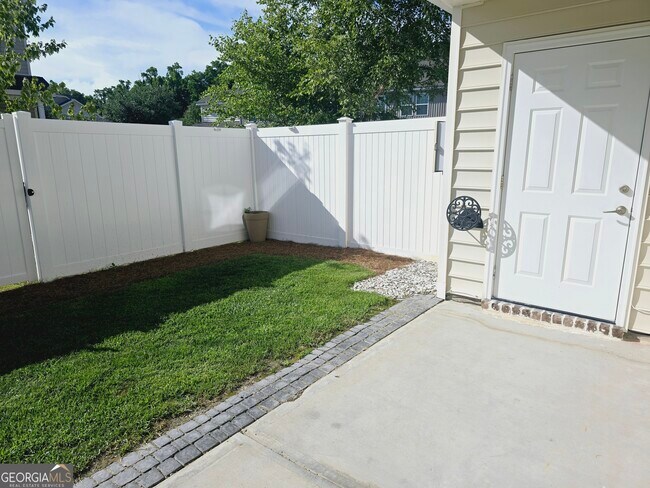 Building Photo - 249 Durham Park Way