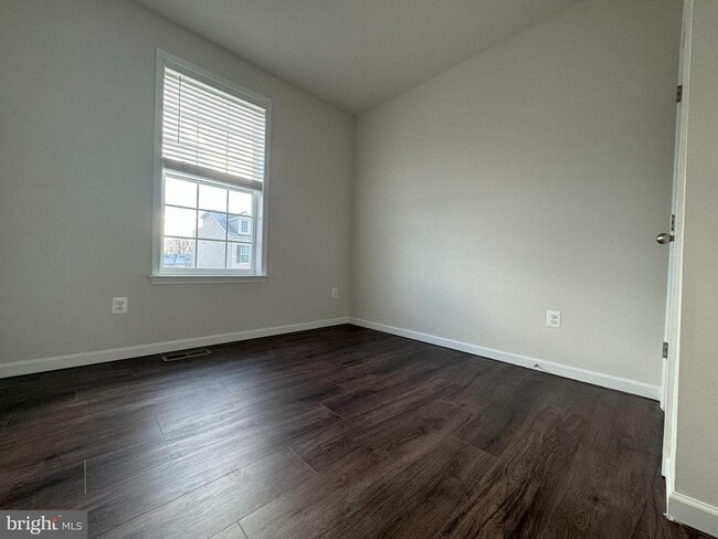 Building Photo - 9067 Fox Stream Way