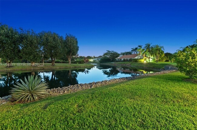 Building Photo - 10740 SW 74th Ct