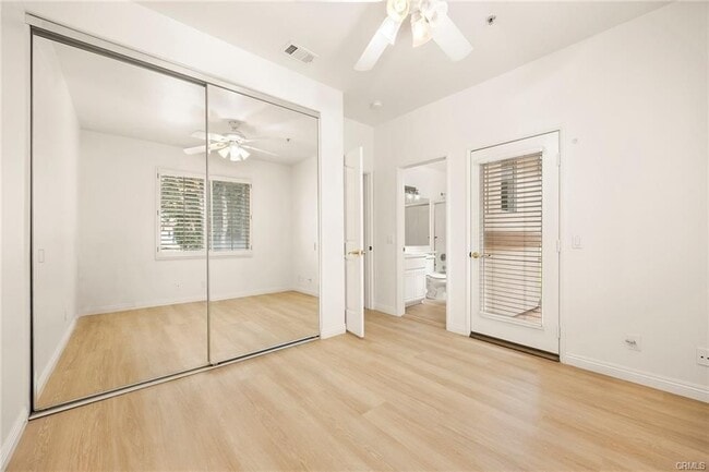 Building Photo - 2479 Sunningdale Dr