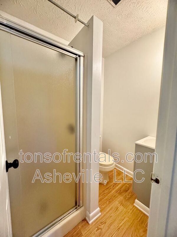 Building Photo - 1574 Lynn Rd