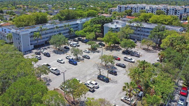 Building Photo - 17255 SW 95th Ave