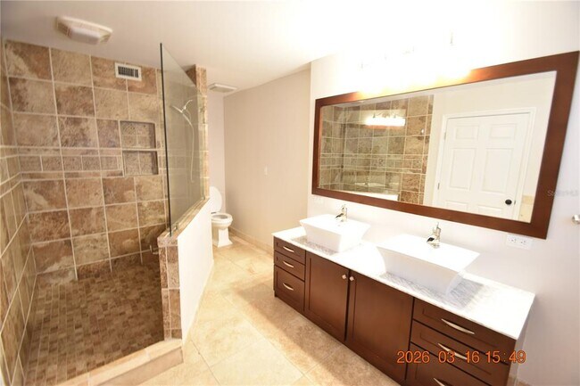 Building Photo - 571 Luzon Ave