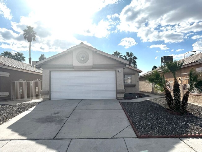 Primary Photo - SINGLE STORY HOME W/ 2 BEDROOM 2 BATH 2 CA...