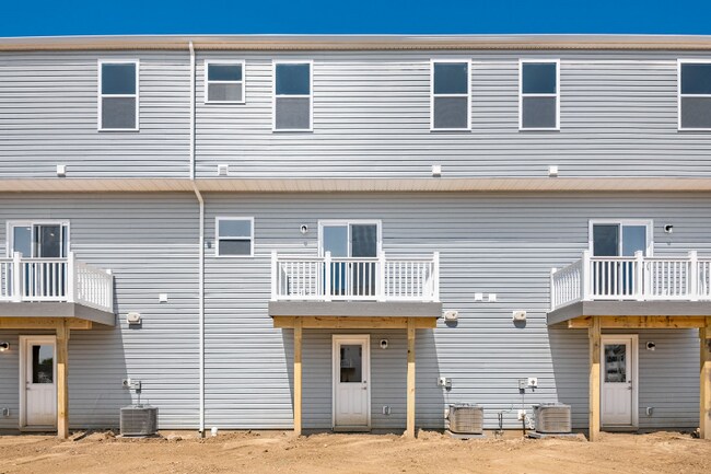 Building Photo - 102 Red Willow Dr