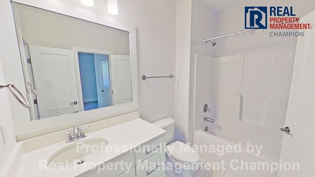 Building Photo - Newly Constructed Luxury Townhomes in Porters Neck