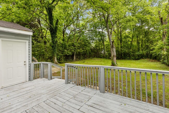 Building Photo - Charming and Newly Renovated 3 Bedroom 1 B...