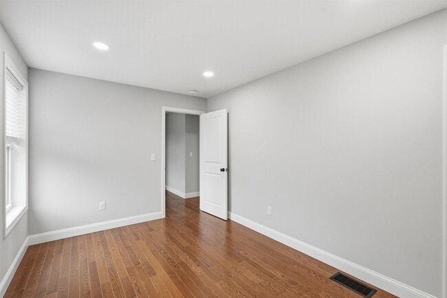 Building Photo - 24 Daytona St