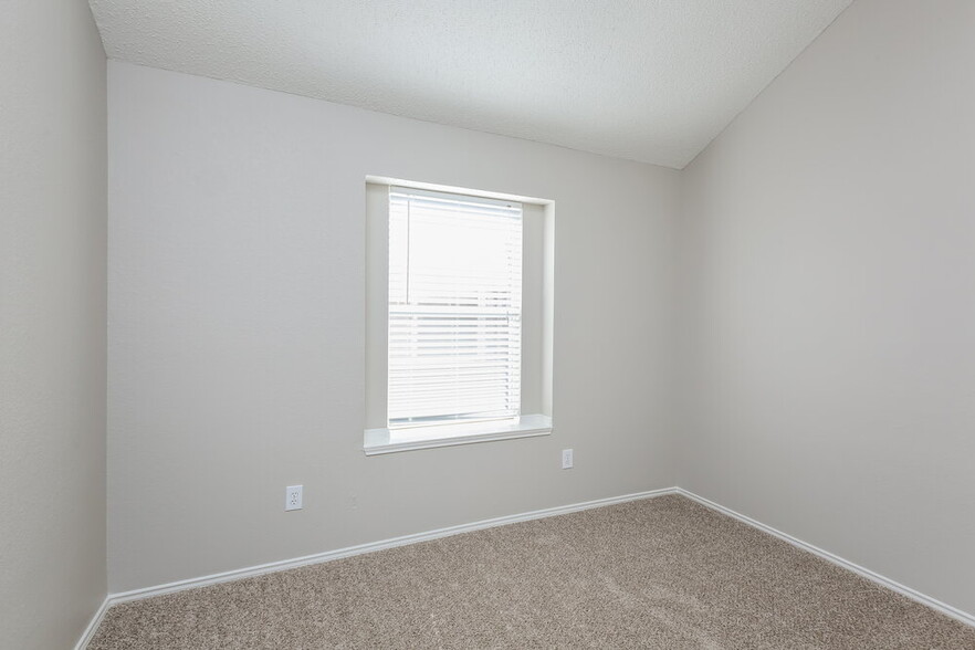 Building Photo - 6212 Bowin Dr