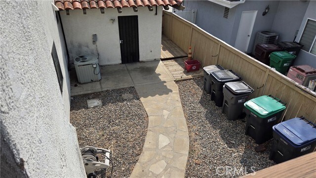 Building Photo - 25568 Blackthorne Dr