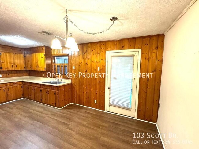 Building Photo - 103 Scott Dr