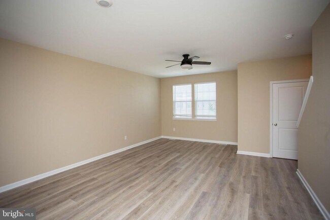 Building Photo - 239 Macoun Way