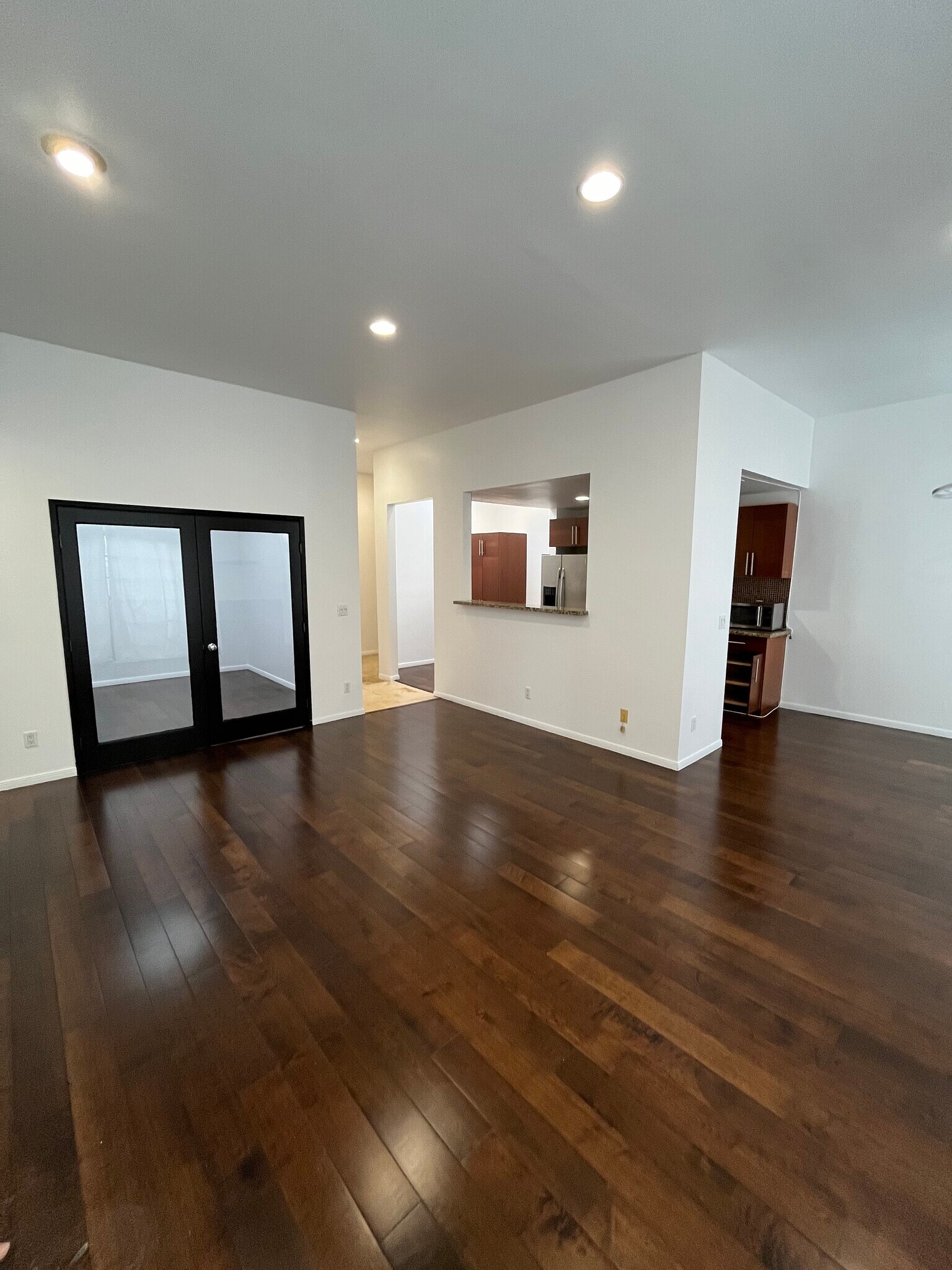 Building Photo - 860 S Lucerne Blvd