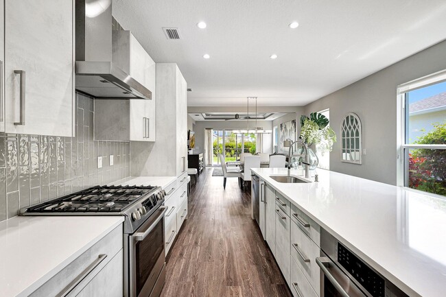 Building Photo - 10295 SW Indian Lilac Trail