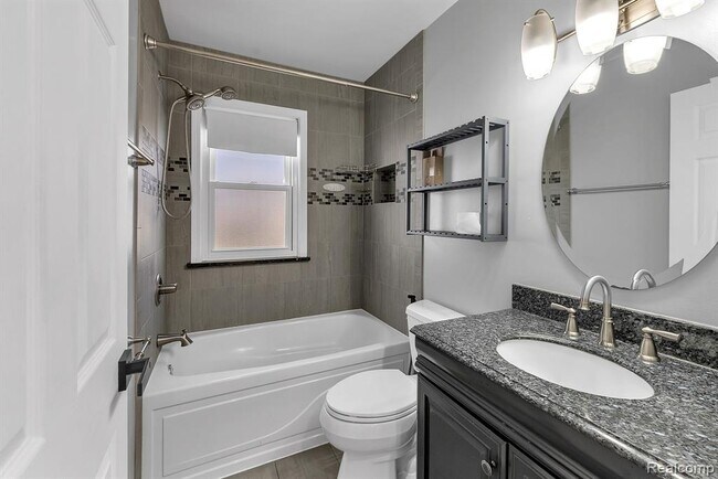 Building Photo - 3237 Pardee Ave