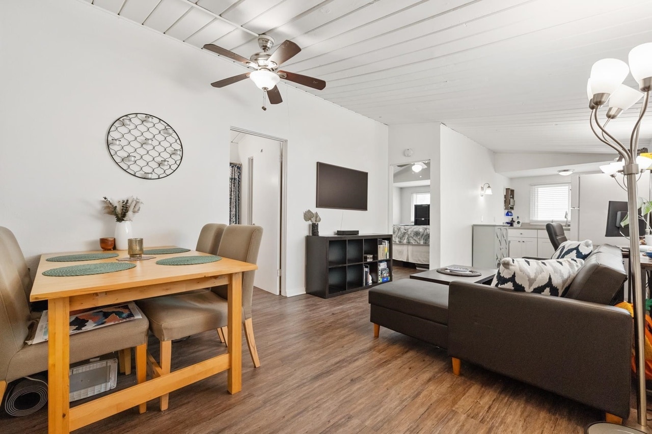 Building Photo - 4305-7 Temecula St