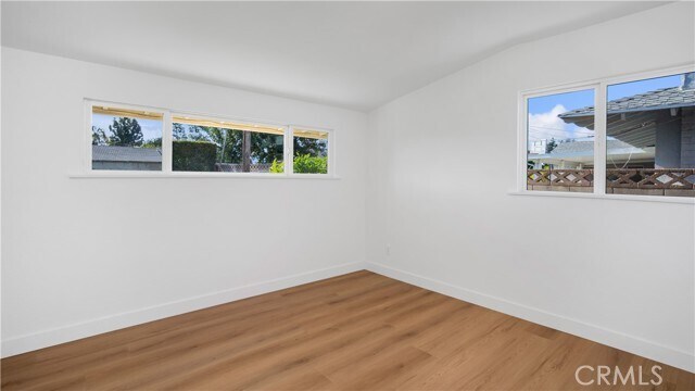 Building Photo - 1152 W Wakefield Ave