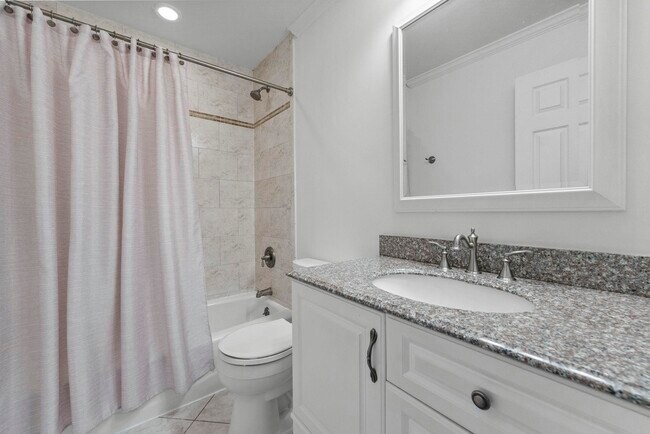 Building Photo - 456 9th St