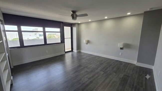 Building Photo - 936 Intracoastal Dr