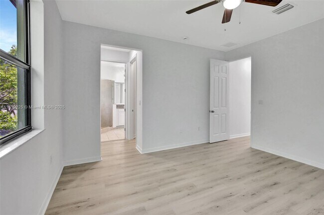 Building Photo - 9135 SW 36th Mnr