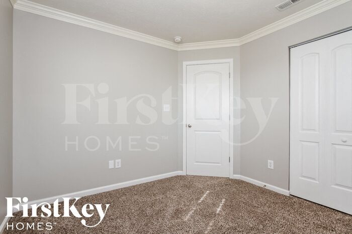 Building Photo - 15526 Farmland Ct