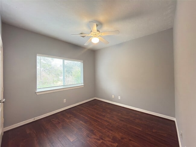 Building Photo - 10906 Panther Ct