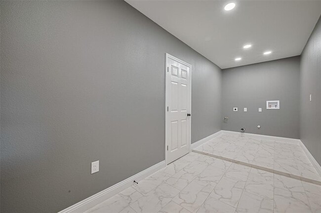 Building Photo - 2219 Raspberry Ln