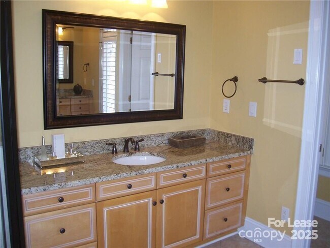 Building Photo - 1025 Spyglass Ln