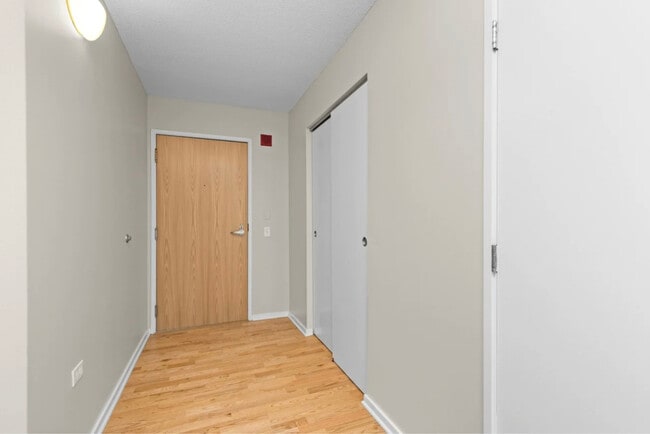 Building Photo - 9715 Woods Dr