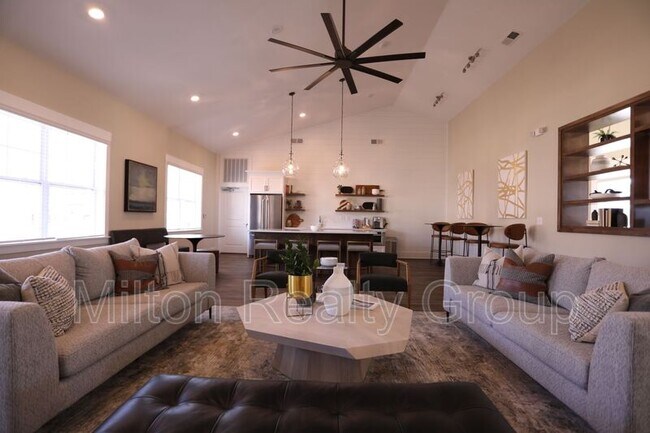 Building Photo - 210 Grove Cir