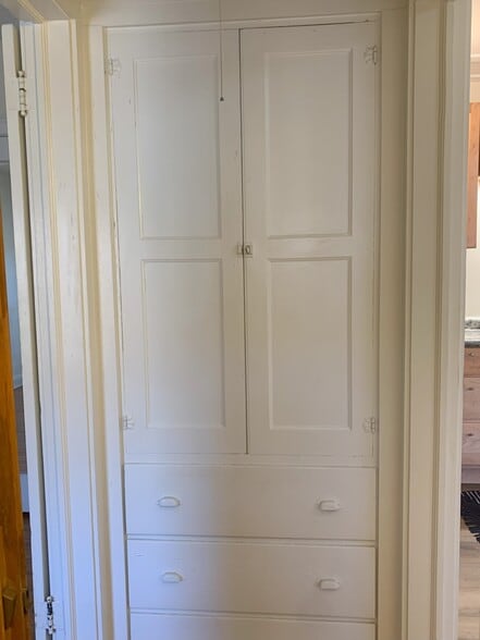 Building Photo - 2739 Girard Ave S