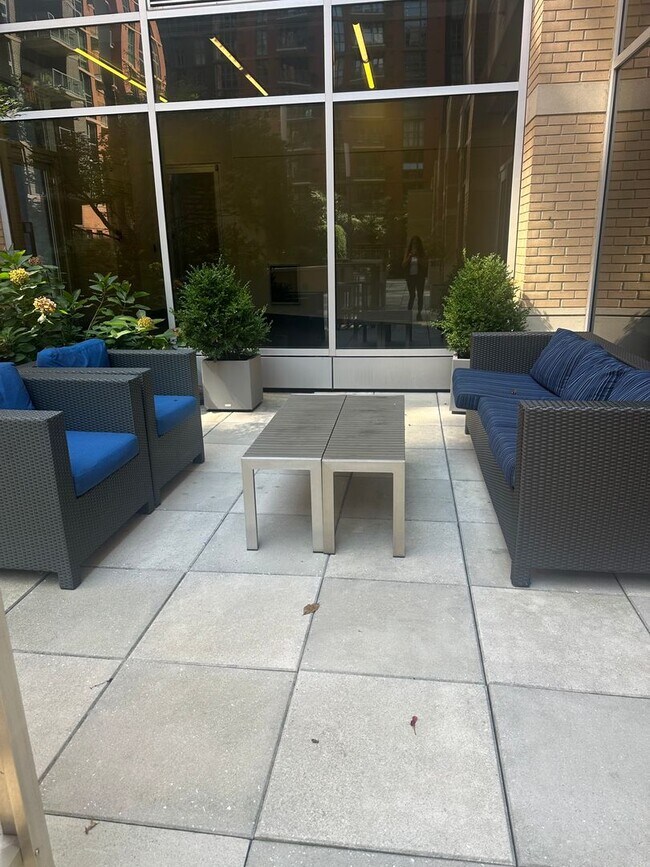 Building Photo - 1 Bedroom 1 Bath Condo Near Capitol Hill