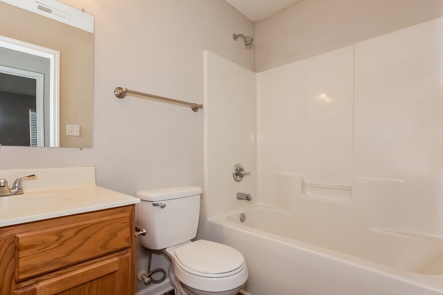 Building Photo - 1715 Harte Cir