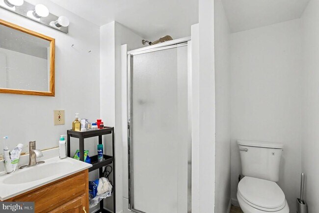 Building Photo - 216 Scott St