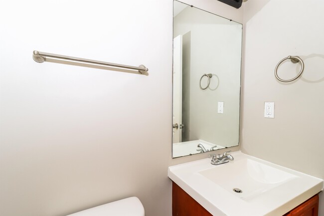 Building Photo - 1079 Mossy Knoll Dr