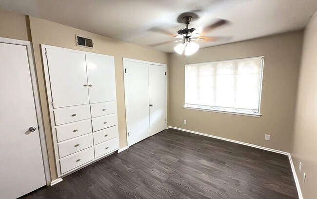 Building Photo - 3815 Ridgeline Dr