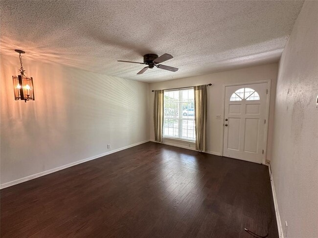 Building Photo - 5704 Cedardale Dr