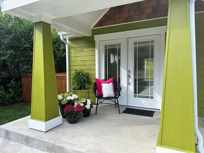 Primary Photo - 4501 15th Ave SE