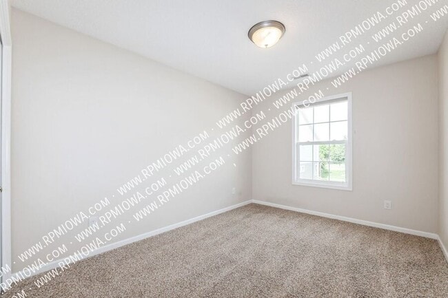 Building Photo - 9145 Greenspire Dr