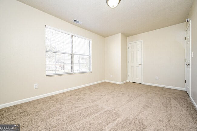 Building Photo - 6600 Browns Mill Ferry Dr